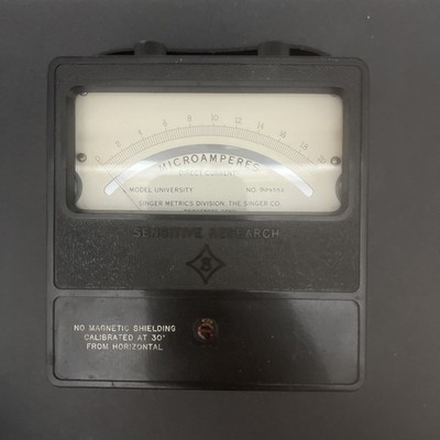 Singer Co Sensitive Research University DC Direct Current Microamperes Meter