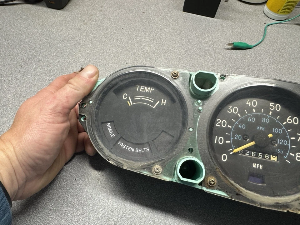 Velocímetro de cuadro de instrumentos Chevrolet LUV 1980 OEM Foto 4 de 4