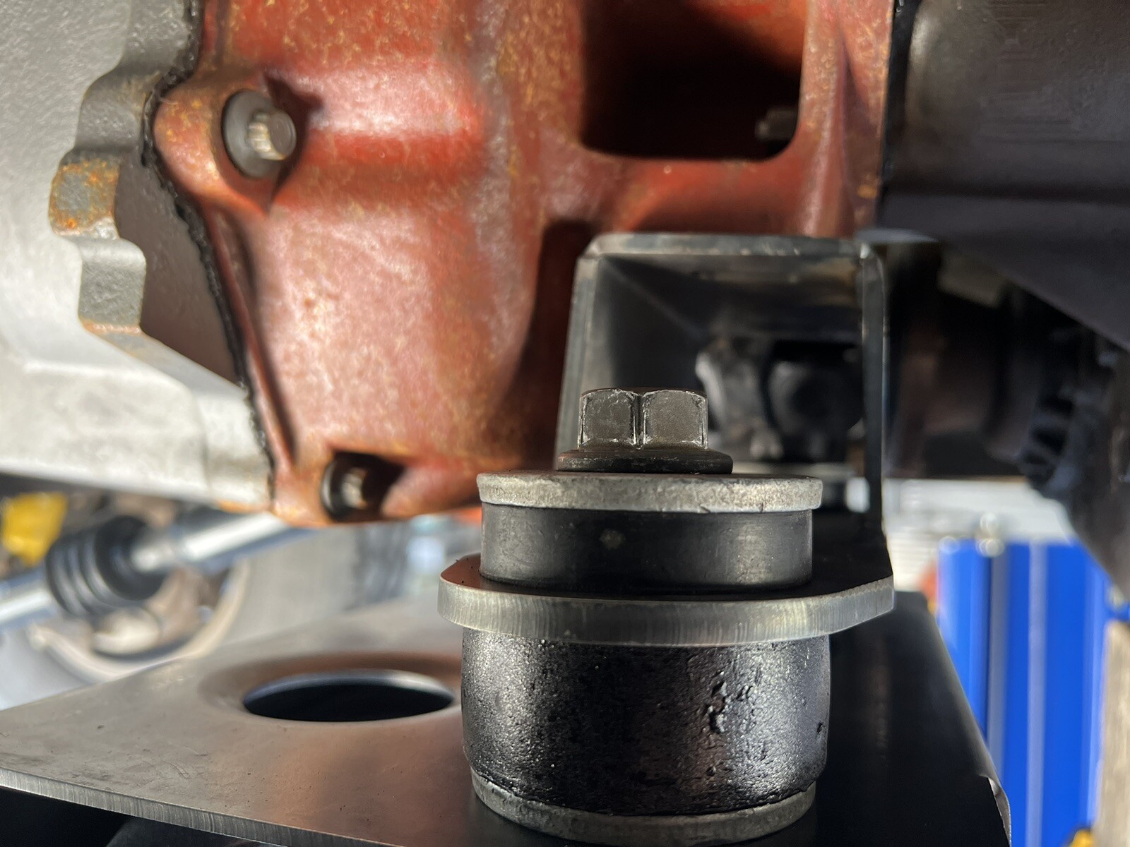 8993 Dodge Ram W250/W350 NV4500 transmission mount/adapter for