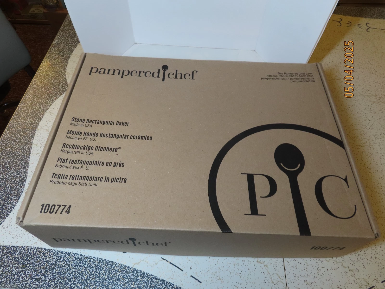 Pampered Chef Large 13.5 X 9.25 Gray Stone Rectangular Baker #100774 new NIB