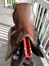 BT Crump ~Riente Prix de Saute Close Contact Saddle 1970's