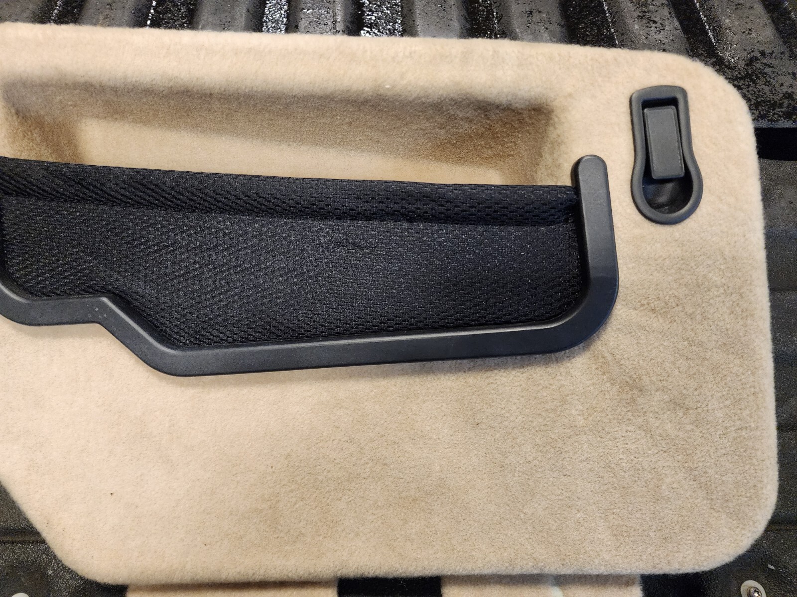 2006 MASERATI TRUNK BOOT ACCESS COVER BEIGE 068446113