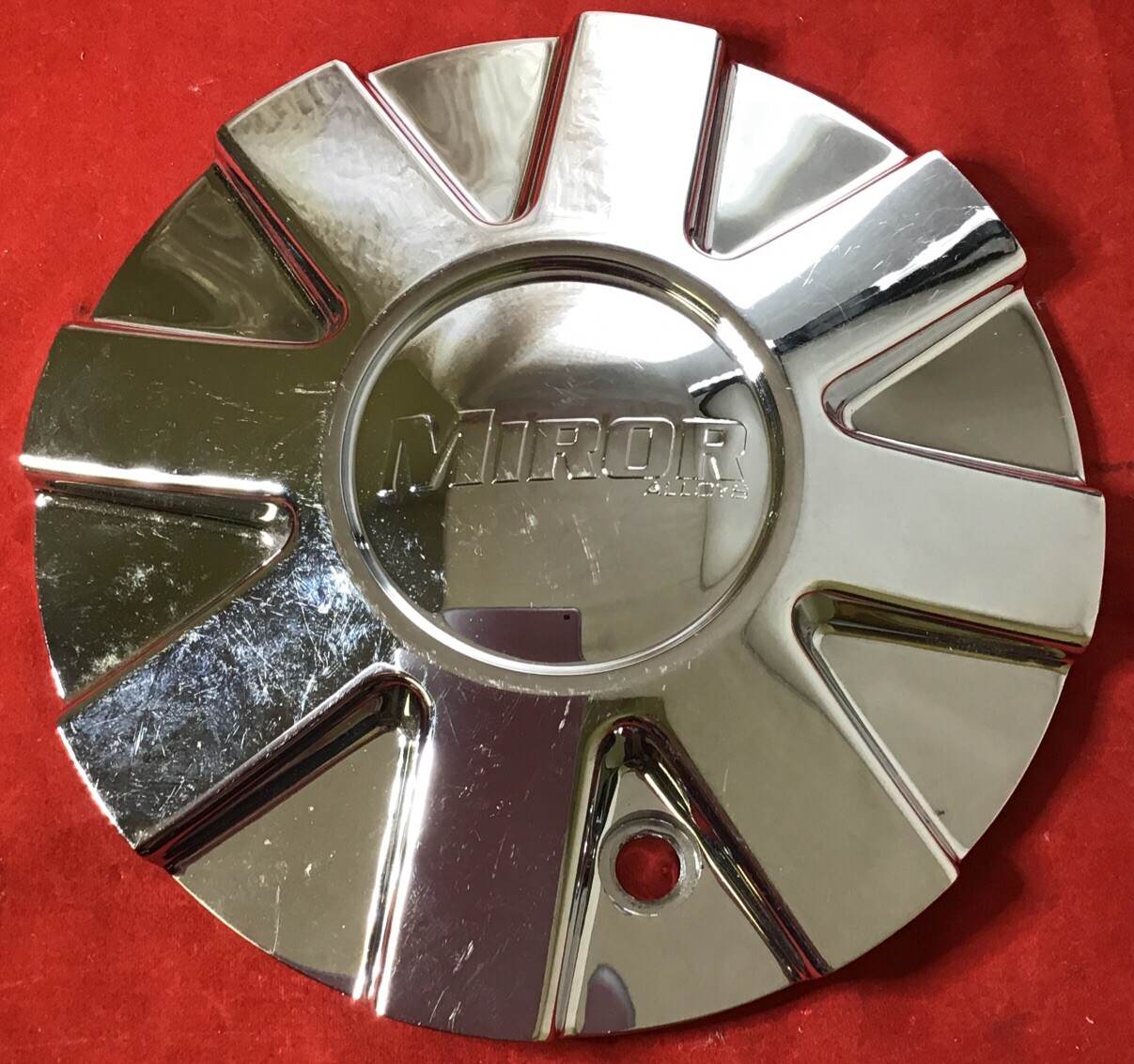 ONE USED MIROR ALLOYS CHROME CUSTOM WHEEL RIM CENTER CAP578L155  CAP 8481