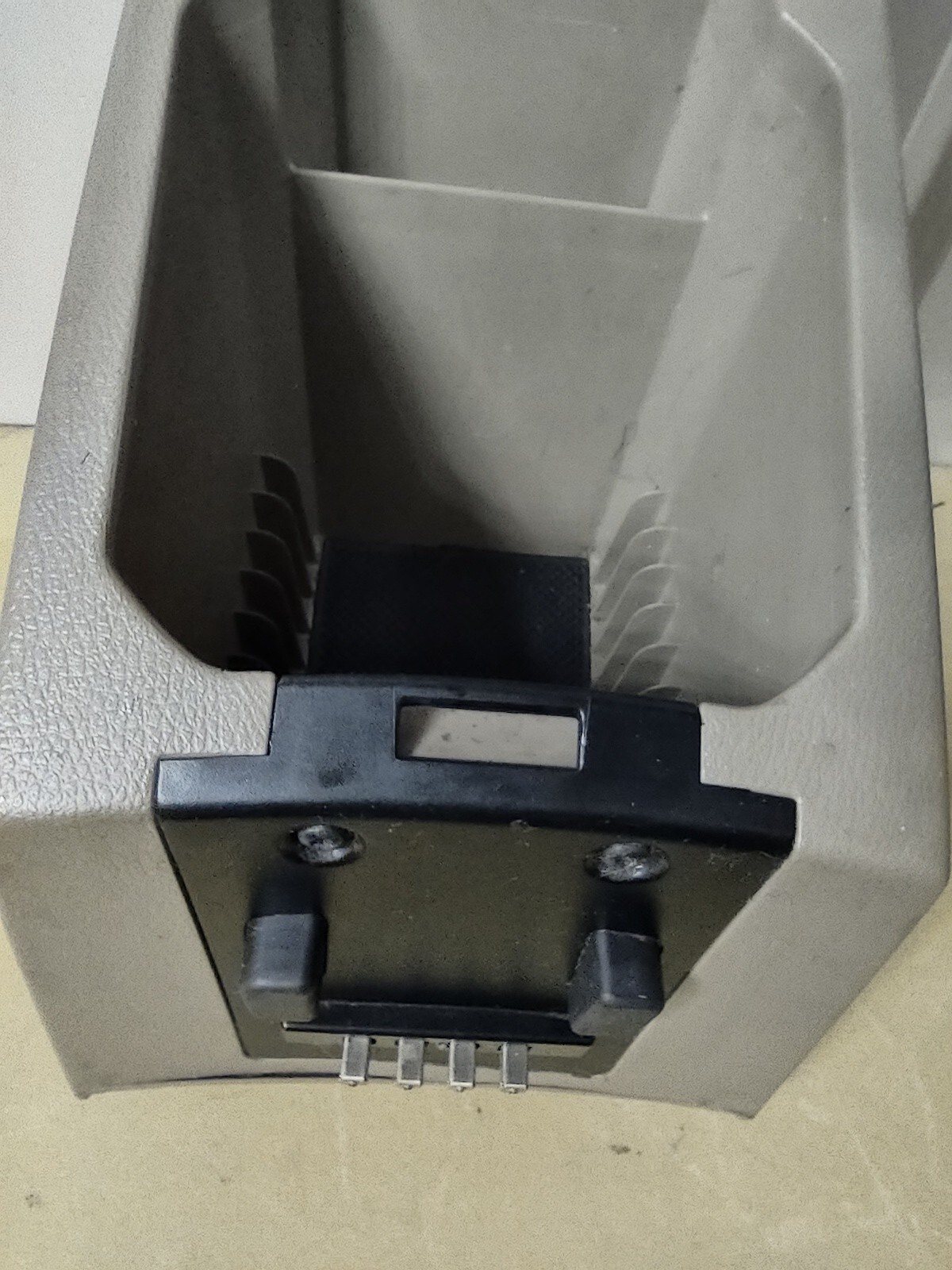 SANDSTONE 2007 2008 2009 Volvo XC90 Center Console Arm Rest Cup Holder