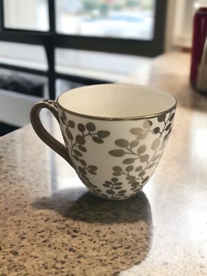 10 Strawberry Street￼ Tea/ Coffee Mug 3.75'' T 3.75'' D Gold Leaves Pattern