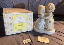 1998 Enesco Precious Moments A Very Special Bond - New/Open box #488240