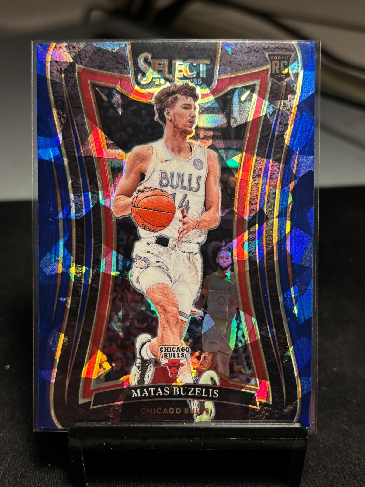 2024-25 Panini Select - Mezzanine Matas Buzelis #384 Blue Cracked Ice Prizm (RC)