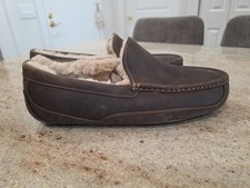 New Men's UGG Tan Ascot Nubuck Leather Shearling Slipper Size 9EEE