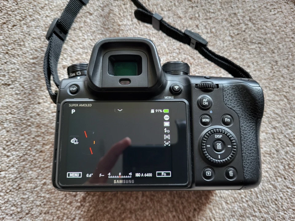 Samsung NX1 Kamera Systemkamera APS-C-Sensor 28,2 Megapixel - Bild 3 von 4