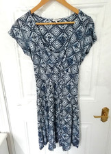 Fat Face Stretchy Dress Size 10 Blue White Soft Shift Ties at Back Short Sleeves