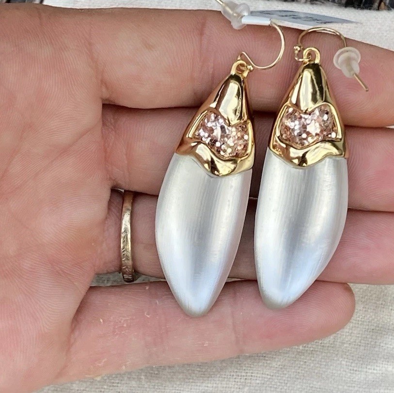 100% Authentic Alexis Bittar Silver/ White Lucite & Glitter Tulip 