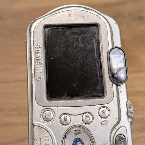 Samsung Digimax A7 7.0MP Digital Camera Silver *Not Working - Picture 9 of 11