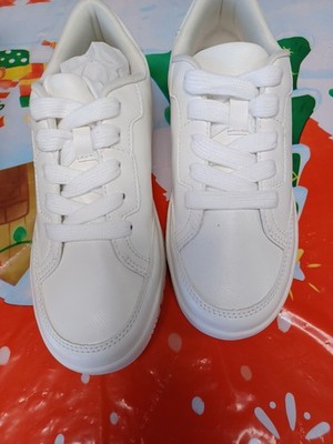 Kenneth Cole Reaction Sneakers Girls Size 3 White
