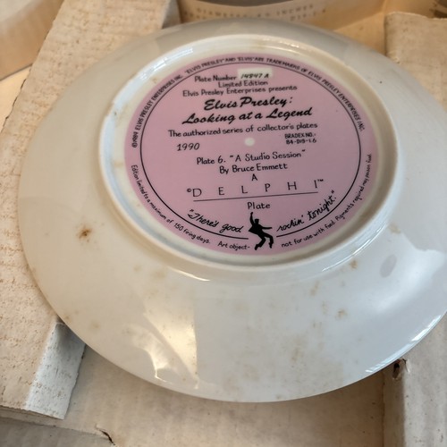 Vintage 1989 Elvis Presley: Looking At A Legend Collector’s Plates By Bruce Emmett - Bild 17 von 24