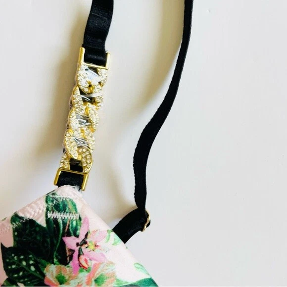 32C PEQUEÑO Victoria’s Secret Conjunto Sujetador Pushup Verde Tiras Negro Descarado Bragas Foto 3 de 4