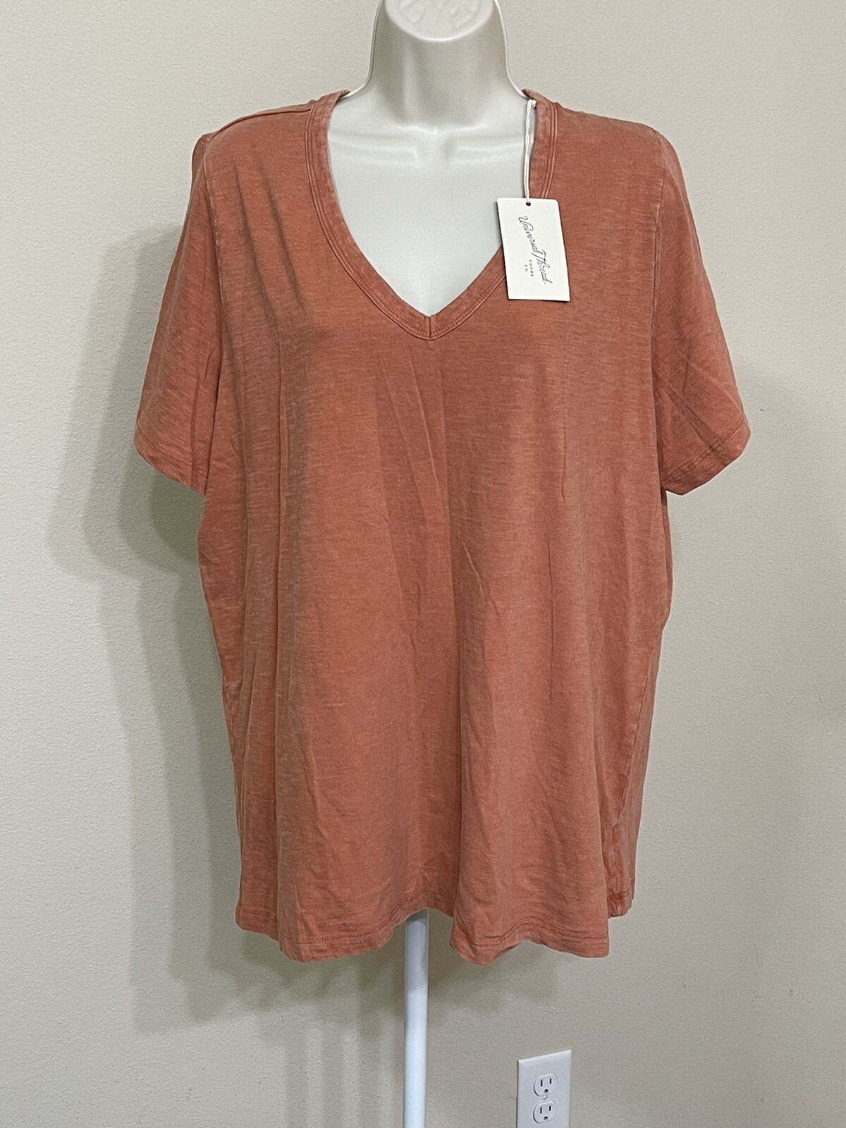 Universal Thread Women’s Brown VNeck Short Sleeve Soft Comfort TShirt