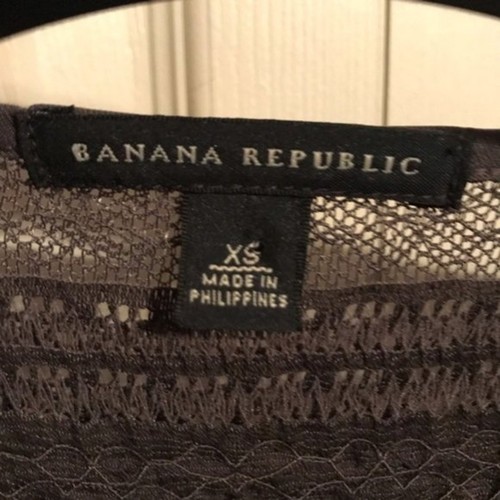 Camicia BANANA REPUBLIC X-Small grigia a strati in pizzo foderata top camicetta neutra - Foto 2 di 7