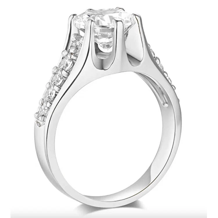 Anillo de compromiso de corona alta de oro blanco real de 14K redondo de diamantes creados de 3,75 quilates Foto 2 de 3