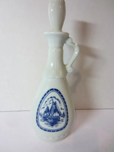 Vintage 1963 Jim Beam Milk Glass Delft Blue Sailboat Decanter -D334-Empty(89EF)