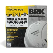 BRK First Alert SC7010B Smoke & Carbon Monoxide Alarm AC Powered Photoelectric