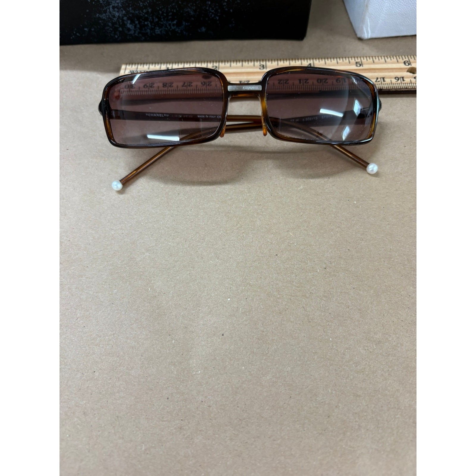 Chanel Rectangular Tortoise Shell Frame/ Faux Pea… - image 2