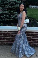 Sliver prom dress | Size 6 | It’s an amazing prom dress you should totally get!!