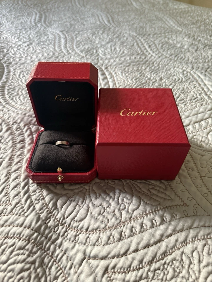 Anillo Cartier Mini Love Oro Blanco Auténtico Foto 2 de 4