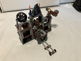 LEGO 7036 Castle Dwarves Mine. 99% complete. READ DESCRIPTION!