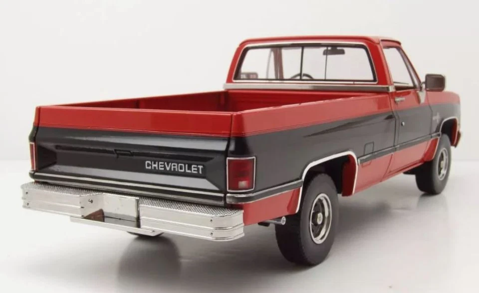 GREENLIGHT - CHEVROLET K10 Scottsdale 1984 rosso - 1/18 - GREEN13686 - Immagine 2 di 4