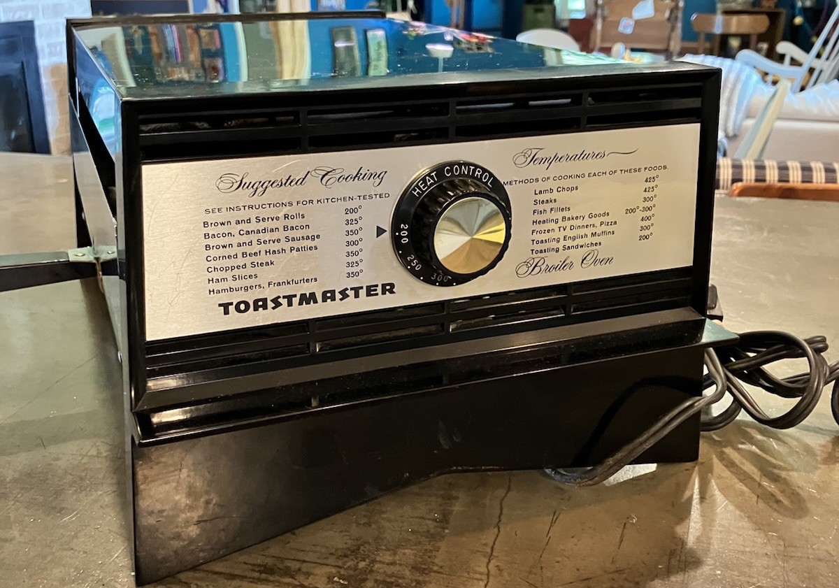 Vintage Toastmaster Tabletop Oven / Toaster Oven / Broiler Model 5211 1300W