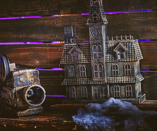 LED & Sound Color-Changing Haunted House - Picture 2 of 3