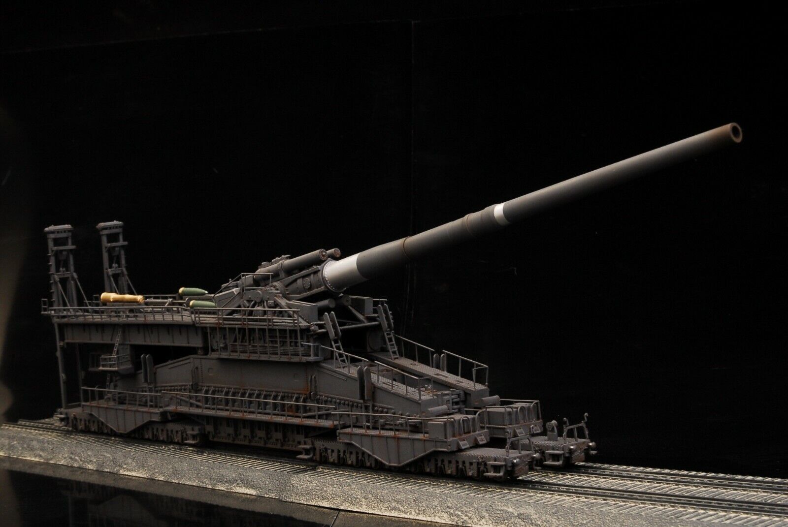 A 1:1 scale build of the Schwerer Gustav Railway Gun used to