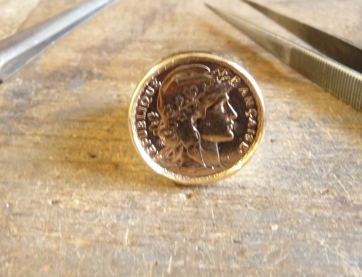 Chevalière massive en or 18 carat et pièce de monnaie 20 Francs or Coq (Marianne) - France
