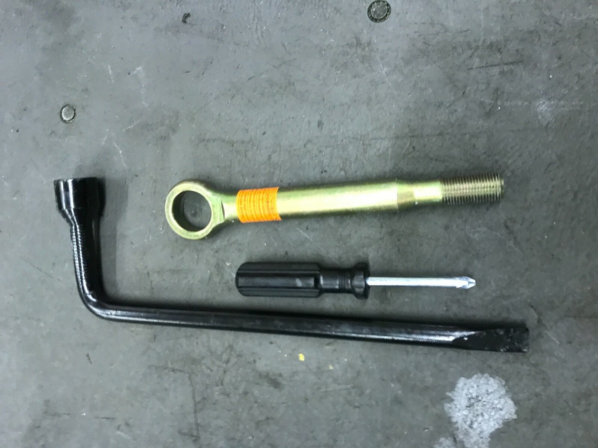 05 Subaru Screwdriver Screw Driver Tire Tool Kit BRZ Outback
