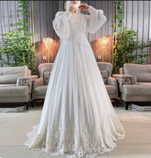 Elegant Lace Muslim Wedding Dresses Dubai Arabic Hijab Bridal Gowns A Line