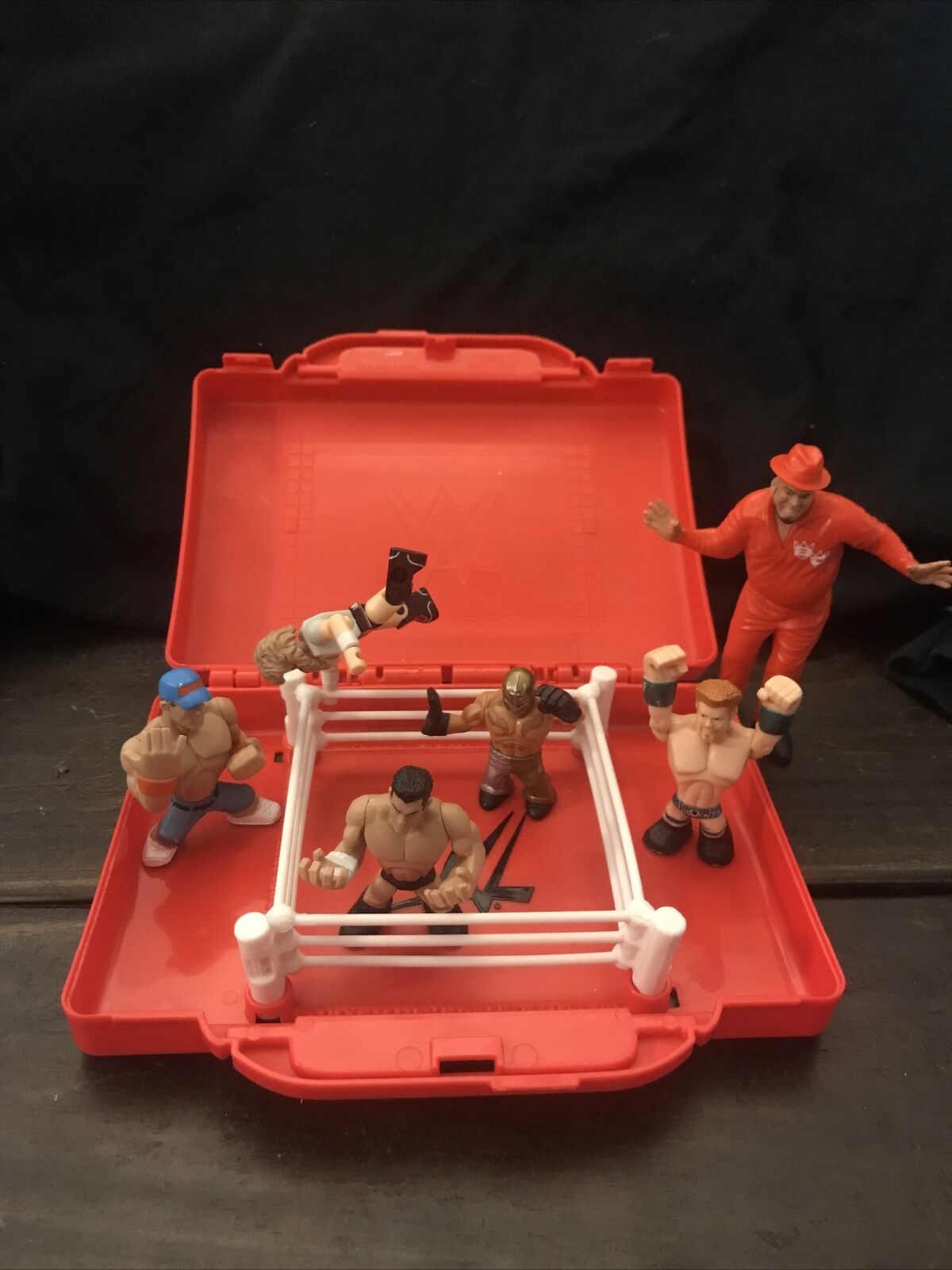 Miniatura de ringue de Luta Livre MMA Mini Ring com 4 Bonecos Miniatura da  WWE Championship