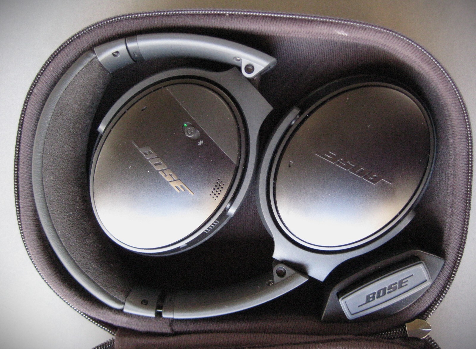 Bose QuietComfort 35 Over the Ear Wireless Headphones - Black-image