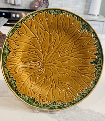 BORDALLO PINHEIRO Yellow And green 10” Plate Fall Majolica