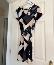 BNWT New Look UK 14 Black Pink White Geometric V-Neck Knee Chiffon Ruffle Dress