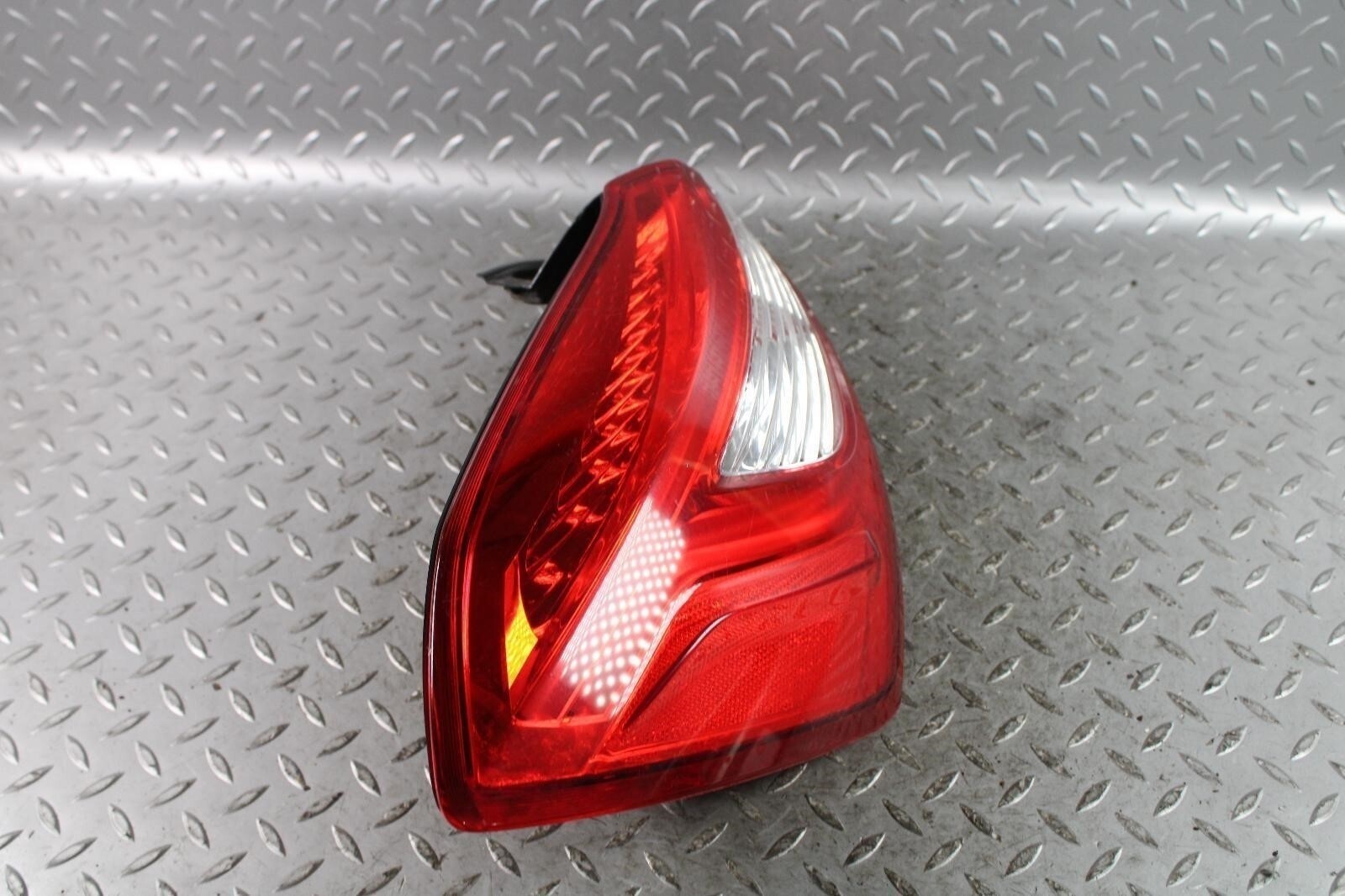 14-19 Ghibli Quarter Panel Driver Side Left LH Taillight Tail Light Lamp Lens OE