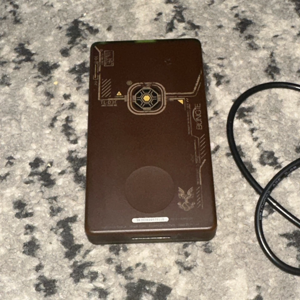 Microsoft Zune 30GB Halo 3 Limited Edition Bundle Rare Collectible, Charger Sync - Image 3 of 4