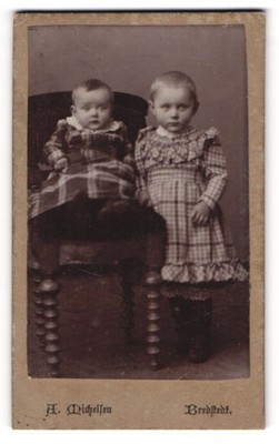 Photograph A. Michelsen, Bredstedt, portrait cute children couple in pretty  