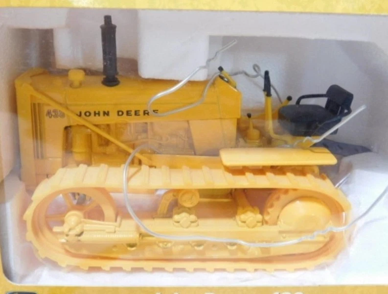 Juguete coleccionable ERTL ESCALA 1/16 FUNDIDO A PRESIÓN JOHN DEERE 430 CRAWLER NUEVO EN CAJA  Foto 2 de 4