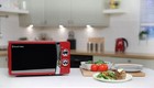 Russell Hobbs - MICROWAVE NEW BOXED - 7 L 700 W Red   Compact Retro Solo Manual