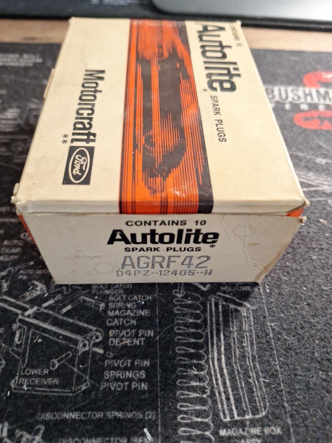 NOS 10 Pack Genuine Ford Motorcraft Autolite Spark Plugs. AGRF42 D4PZ-12405-H