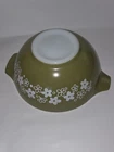 Vintage Pyrex Spring Blossom Daisy 1.5 Qt 442 Bowl