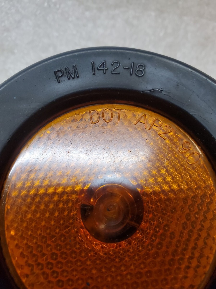 Signal Stat 142 014 Amber Marker Light DOT AP2 90 w Signal Stat 142 014 Amber Marker Light DOT AP2 90 w