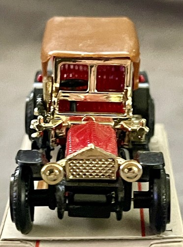 1910 Pierce Arrow Collectible Miniature Die-Cast Toy Car by Readers Digest - Picture 4 of 16