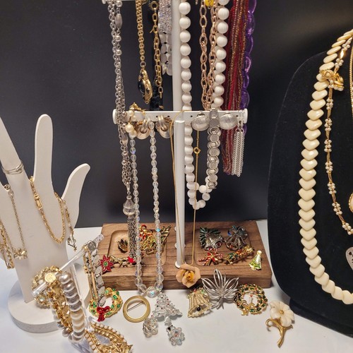 Jewlery Choice Lot of 6 Pieces Vintage to New Items Mix Unbranded & Branded