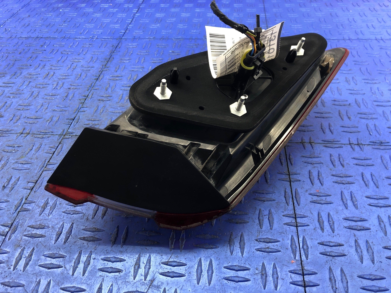2014-2017 MASERATI QUATTROPORTE REAR RIGHT QUARTER PANEL MOUNTED TAIL LIGHT LAMP